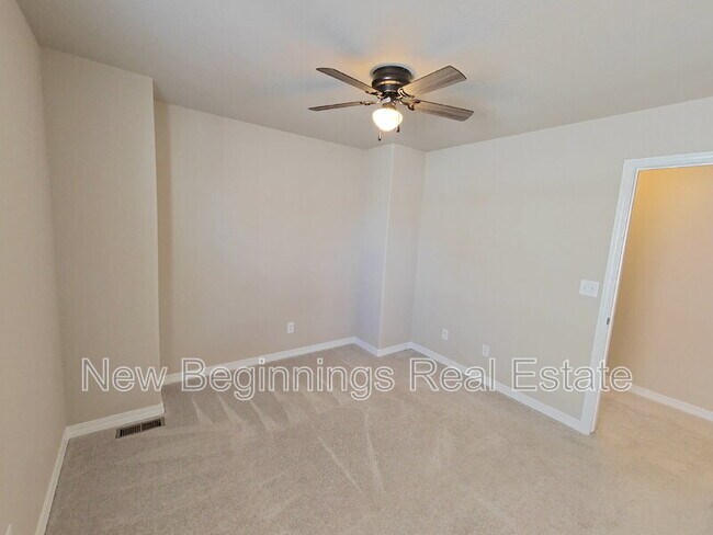 Building Photo - 6045 Inman Vw