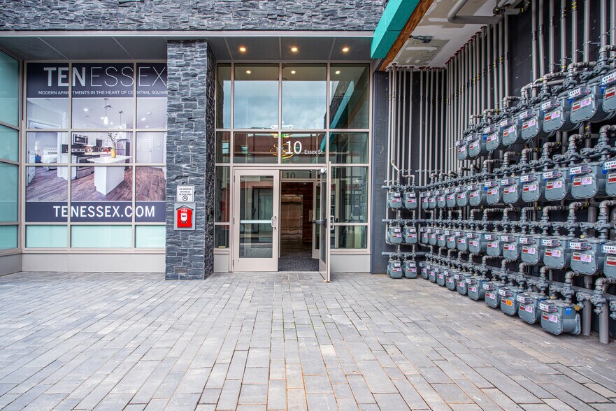 Building Photo - 10 Essex St