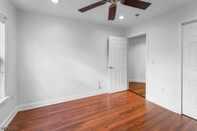 Building Photo - 13 Jill Ct