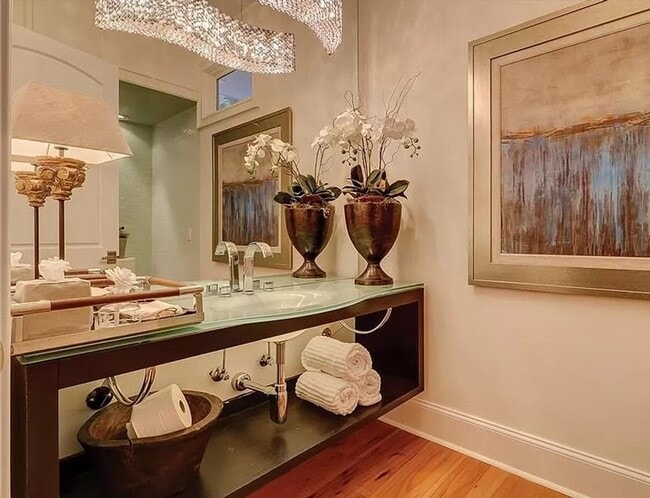Building Photo - Spectacular Furnished Harbourfront Home in...