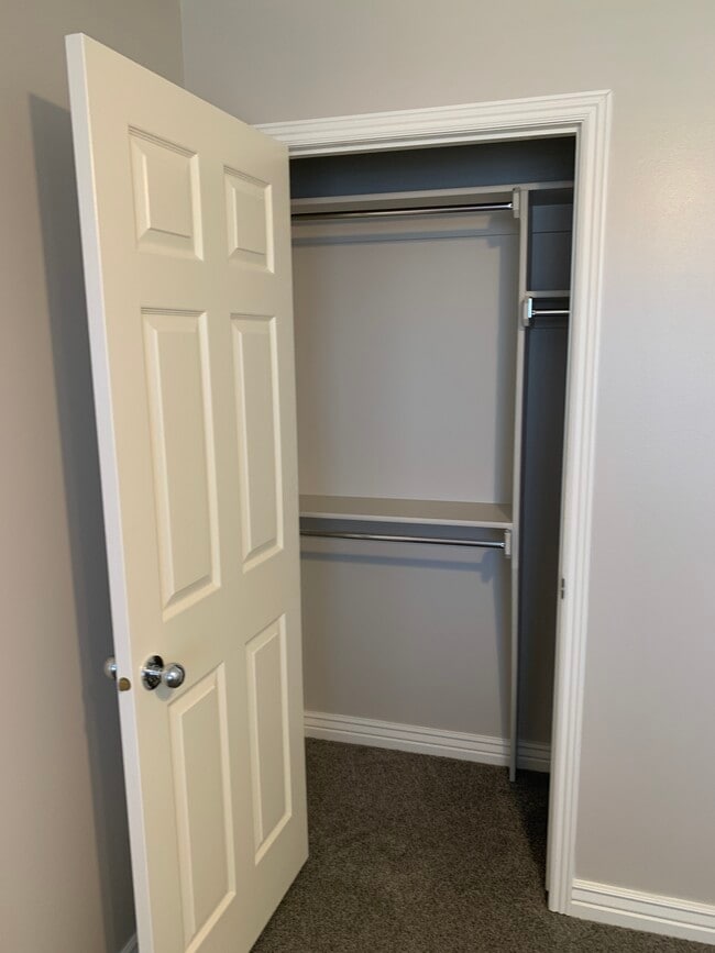 Building Photo - 325 E 100 S