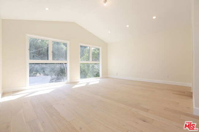 Building Photo - 12524 Woodbine St