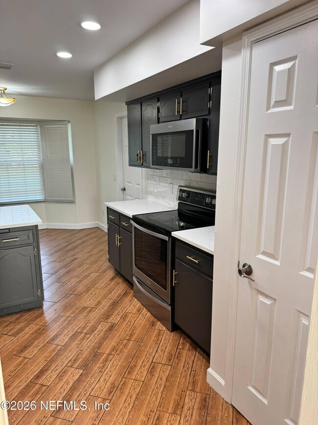 Building Photo - 9143 Mornington Dr