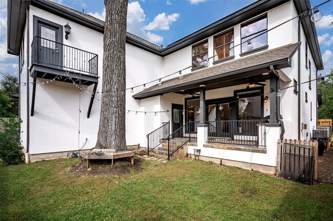 Building Photo - 4523 Maple St