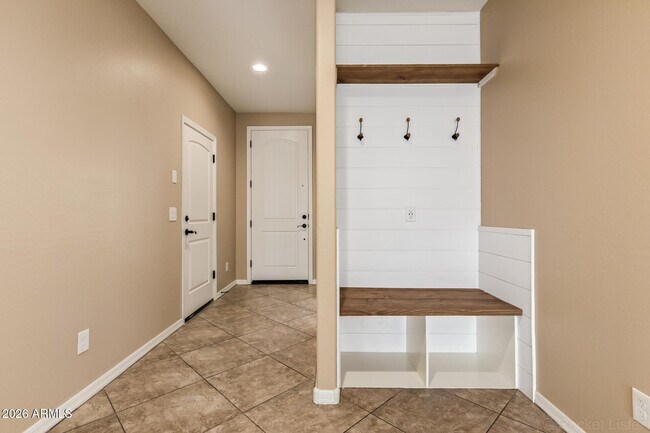 Building Photo - 2057 Kenton Way