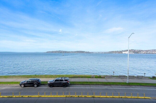 Building Photo - 2Bd/2Ba Seattle Condo