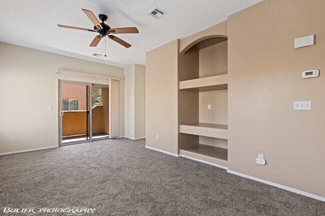 Building Photo - 724 Hardy Way