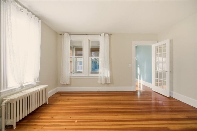 Building Photo - 7 Warner Pl