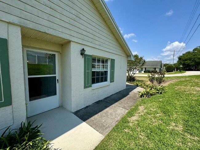 Building Photo - Charming 2-Bedroom Home in Clermont, FL (55+ Community)