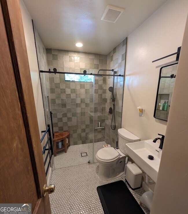 Building Photo - 626 Gordon Cir