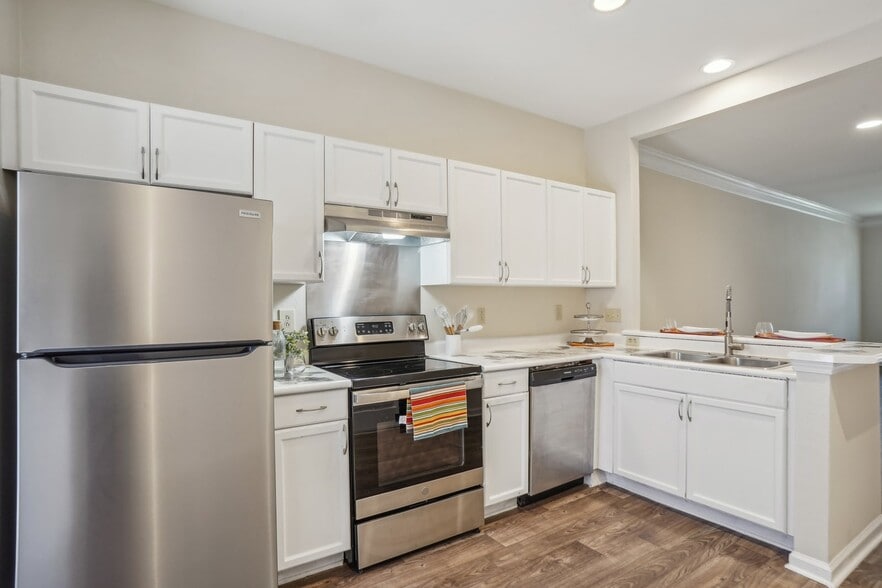 Primary Photo - Greenway at Mallard Creek