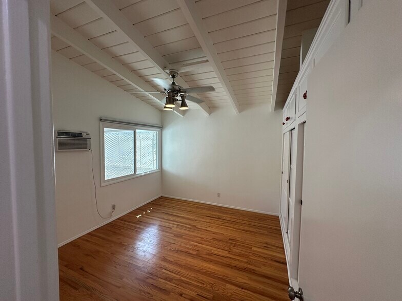 BEDROOM - 1711 Holly Dr