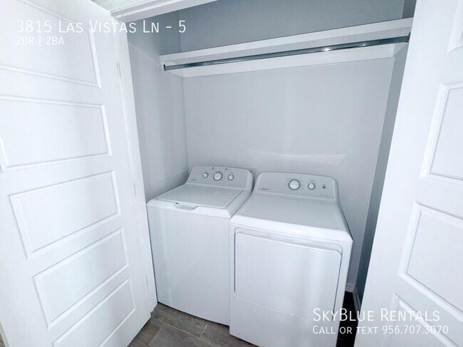Building Photo - 3815 Las Vistas Ln
