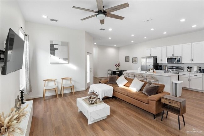 Building Photo - 25 West St