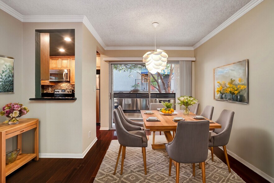 Building Photo - 9103 Summertime Ln