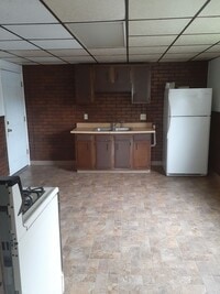 Building Photo - 44 Rich Pl