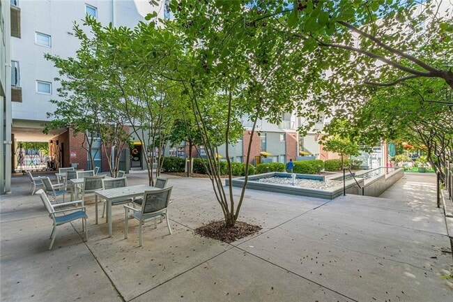 Building Photo - 620 Glen Iris Dr NE