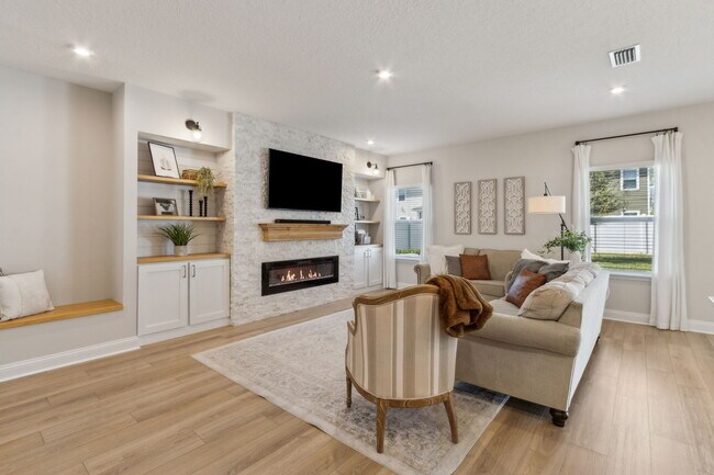 Building Photo - 579 Meadow Creek Dr