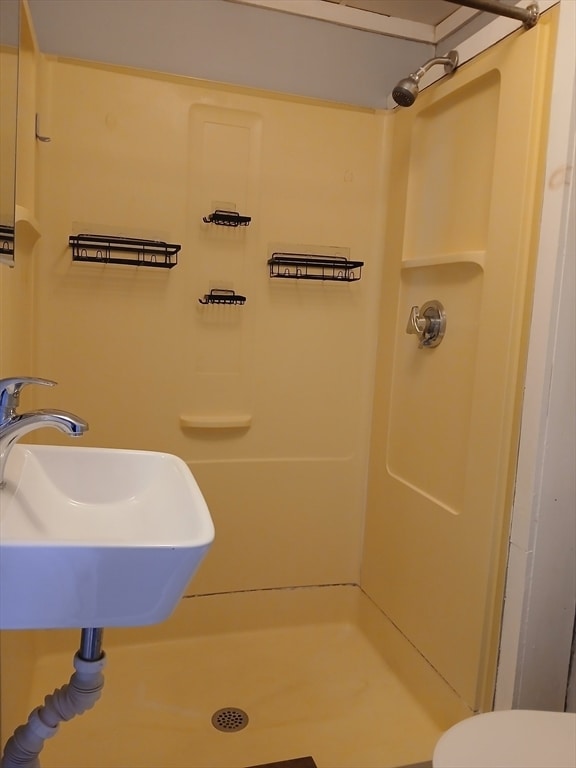 Building Photo - 367 Winter St