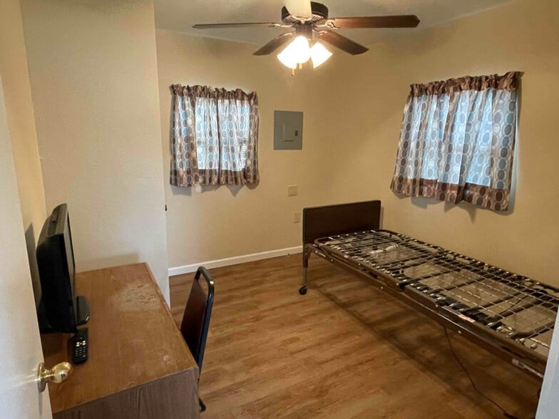 Building Photo - 333 California St