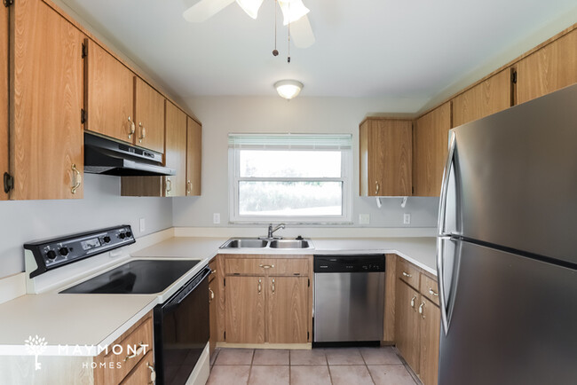 Building Photo - Charming 2 Bedroom, 2 Bath Home