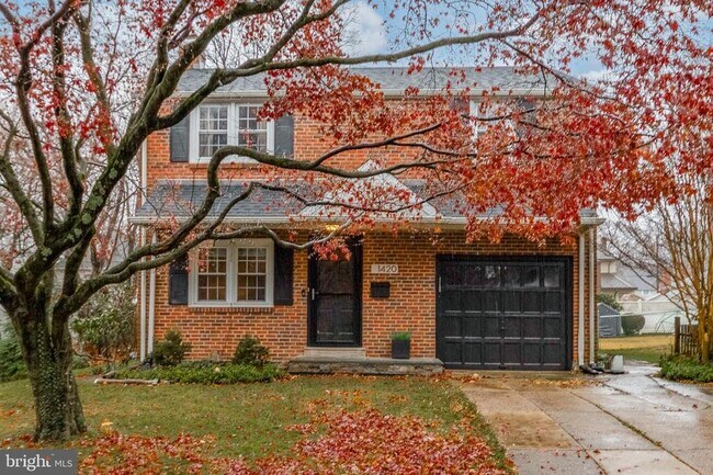 Building Photo - 1420 Lawndale Ave