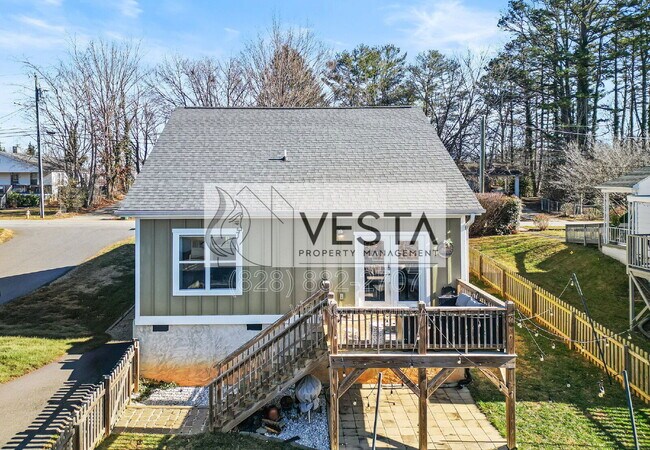 Building Photo - 4 Lola Lilly Pl