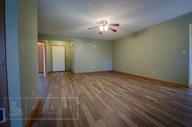 Building Photo - 5990 Fox Trace Ct