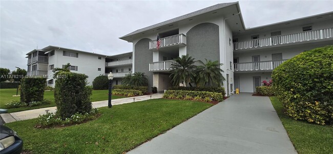 Building Photo - 1200 Hillcrest Ct