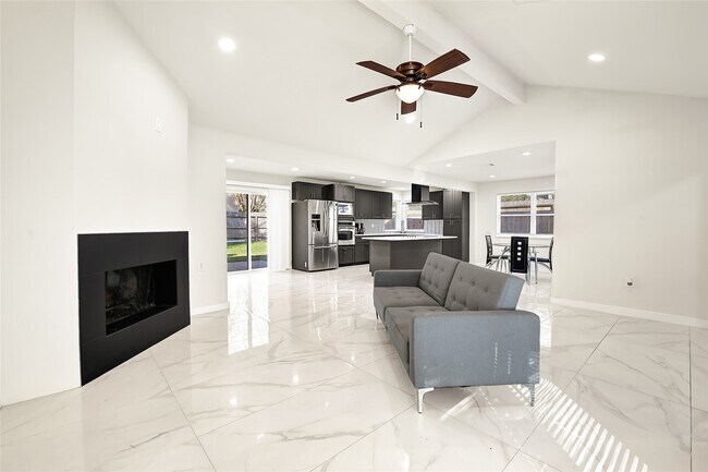 Building Photo - 22406 Fincastle Dr