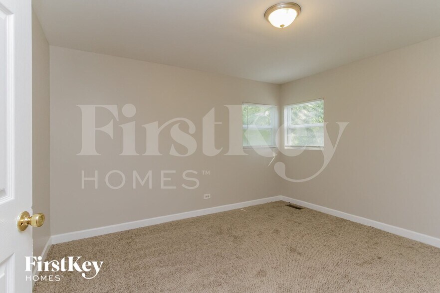 Building Photo - 484 Talala St