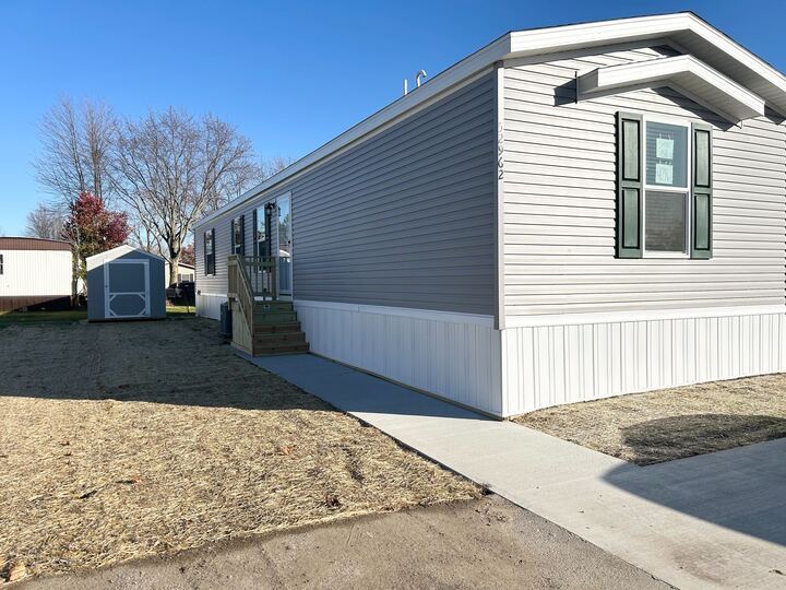 Building Photo - 52962 N Yorktown Ct