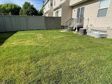 Building Photo - "Spacious 4-Bedroom Townhouse in Eagle Mou...