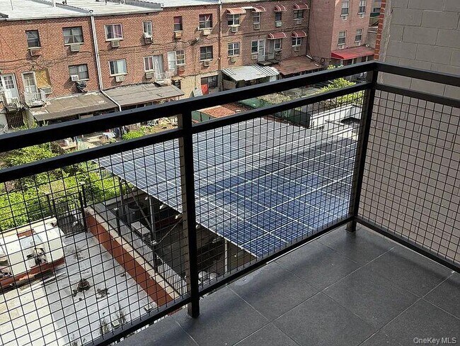 Building Photo - 132-22 41st Rd