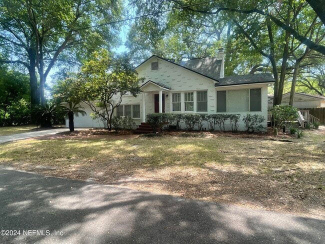 Building Photo - 3904 Hollingsworth St