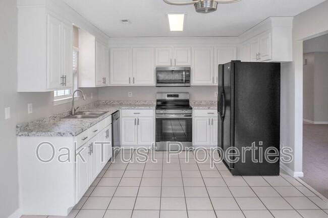 Building Photo - 9605 Crosscut Dr