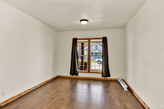 Building Photo - 16 W Mullan Ave