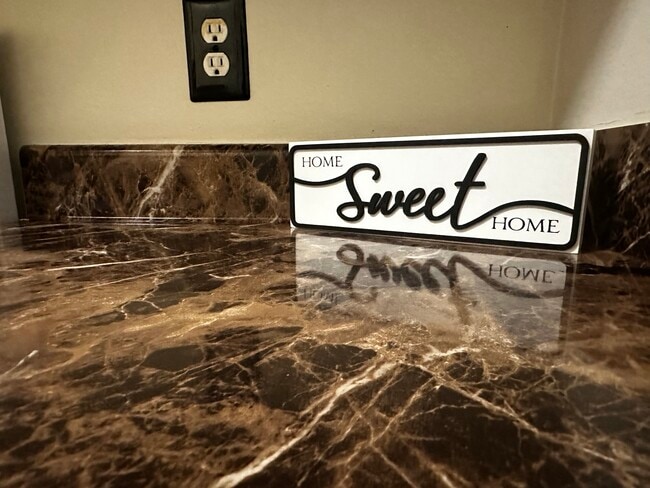 Building Photo - 100 Robbins Ave