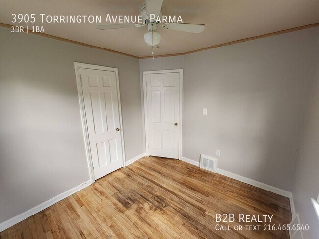 Building Photo - 3905 Torrington Ave