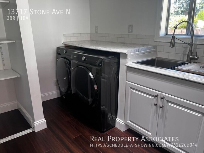 Building Photo - 13717 Stone Ave N