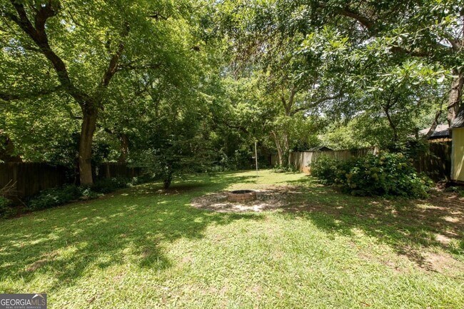 Building Photo - 765 Woodland Ave SE