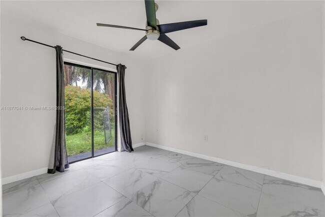 Building Photo - 3 bedroom in West Park FL 33023