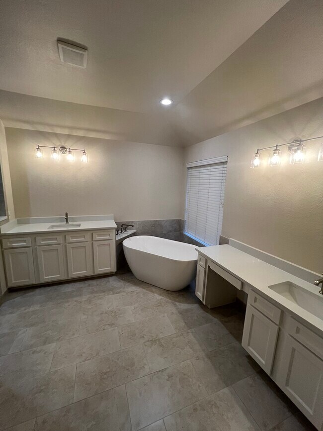Building Photo - Rare Opportunity- 3-Bedroom Home in Gated ...