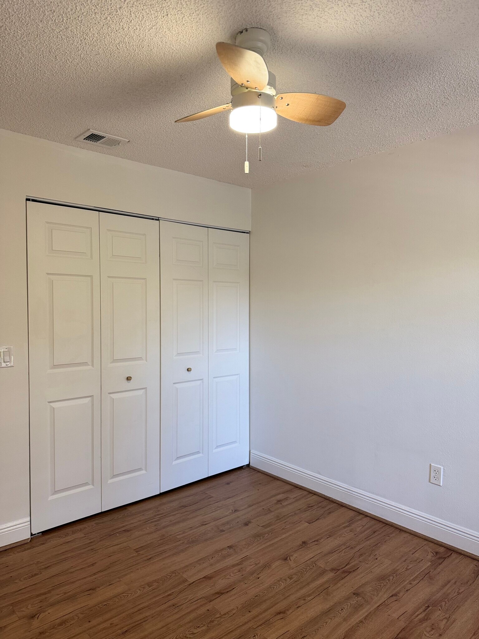 Second bedroom - 3651 N Goldenrod Rd