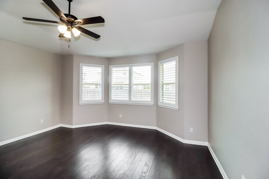 Building Photo - 8113 Pescara Cove