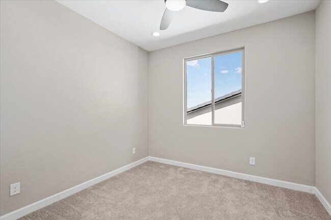 Building Photo - 35763 Geode Wy