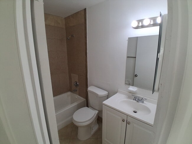 Building Photo - 1333 S Dixie Hwy