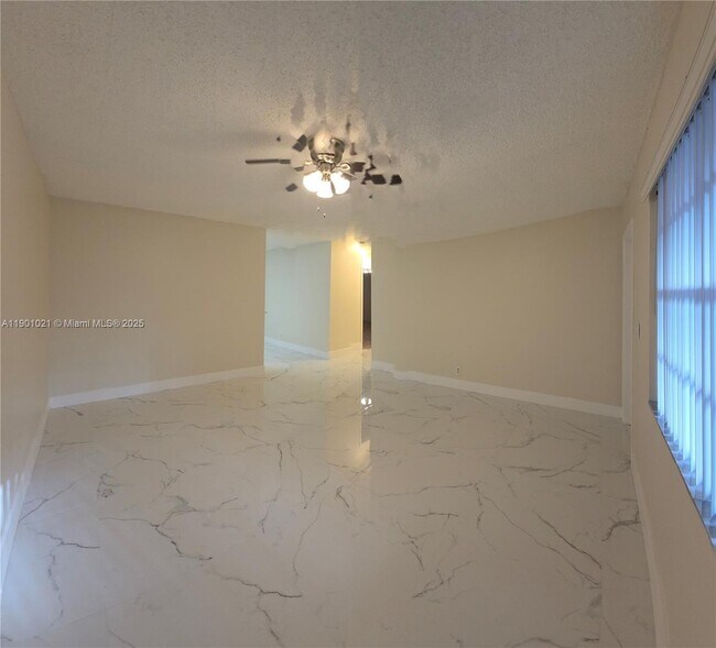 Building Photo - 2526 Taylor St