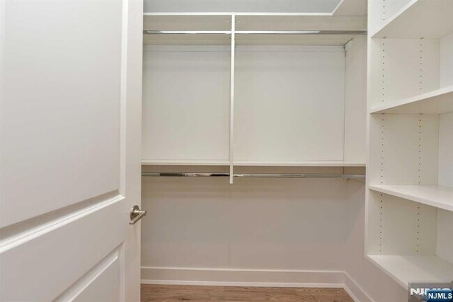 Building Photo - 120 Collignon Way