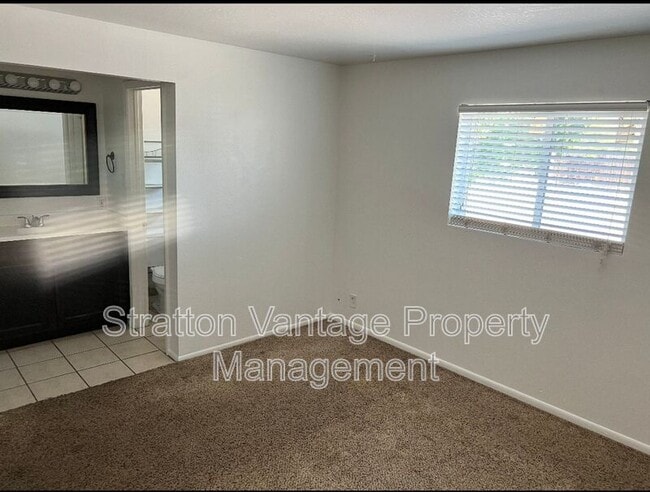 Building Photo - 6701 N 14th Dr